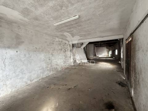 Armazém para venda em são jorge – porto de mós