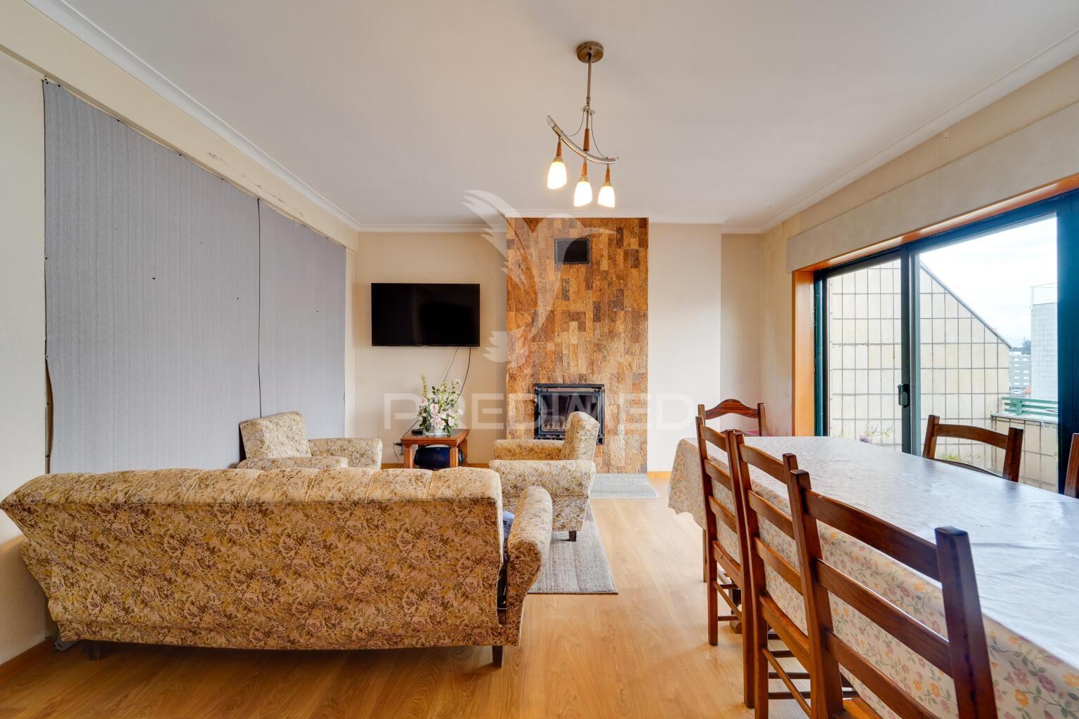 Duplex t4 com terraços no centro de paços de ferreira