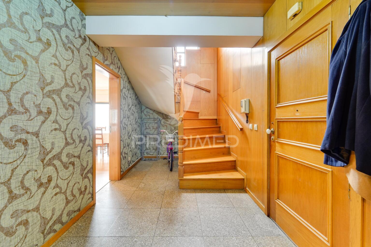 Duplex t4 com terraços no centro de paços de ferreira