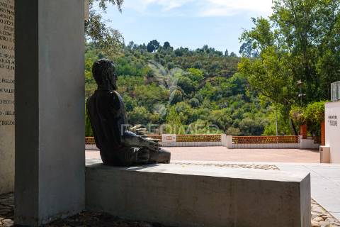 Moradia v5, em construção com piscina, constância.