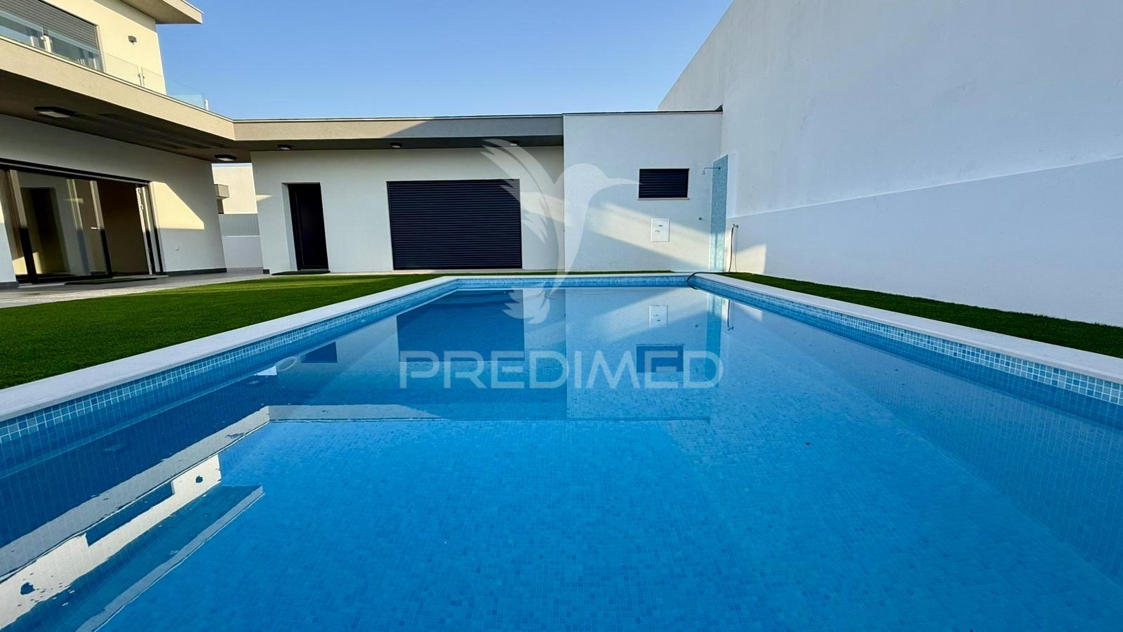 Moradia isolada t4 com piscina _ azeitão