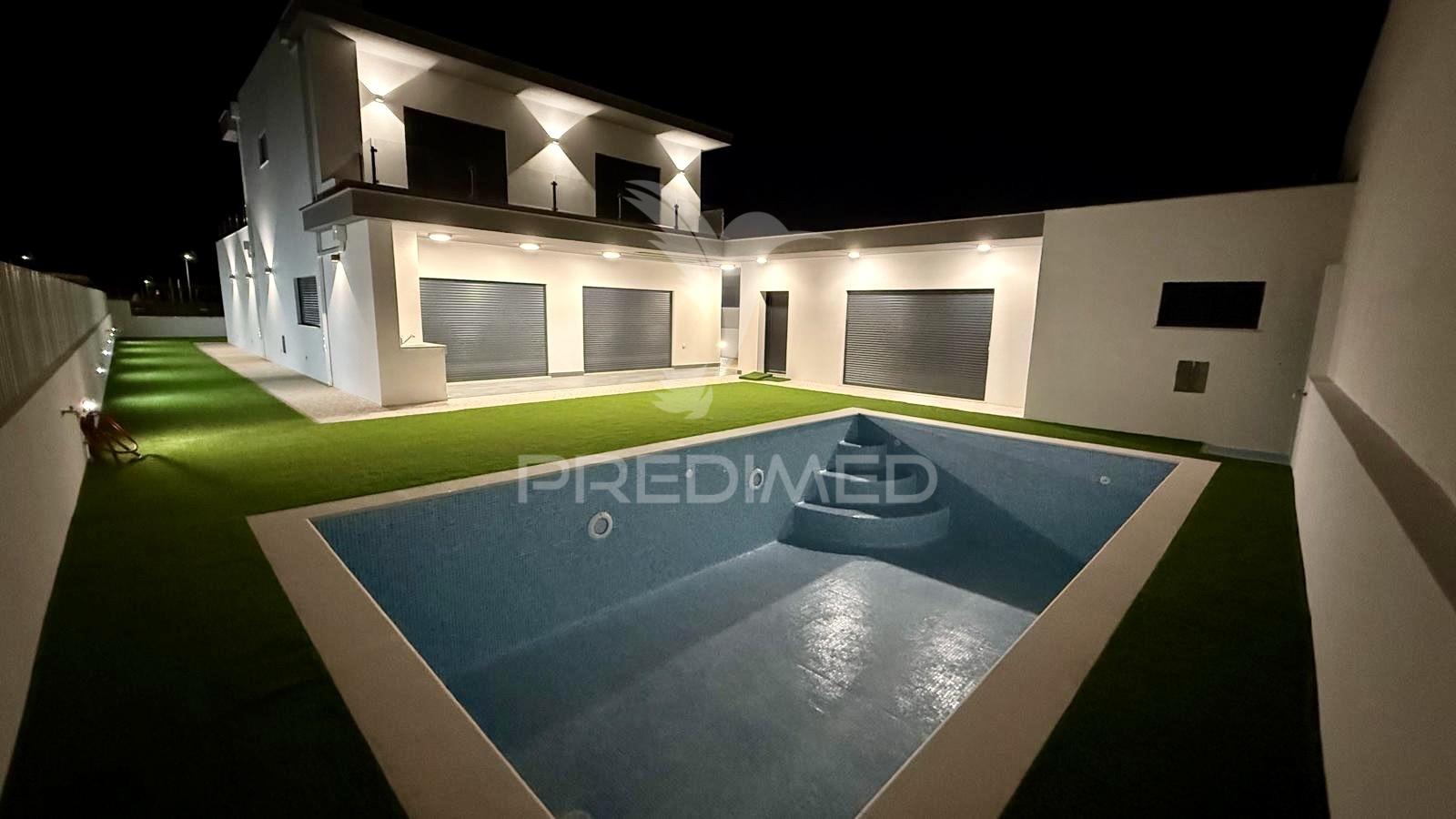 Moradia isolada t4 com piscina _ azeitão