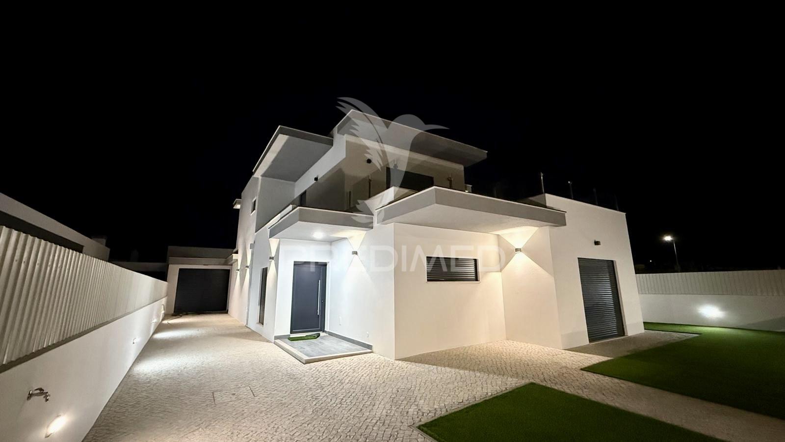 Moradia isolada t4 com piscina _ azeitão