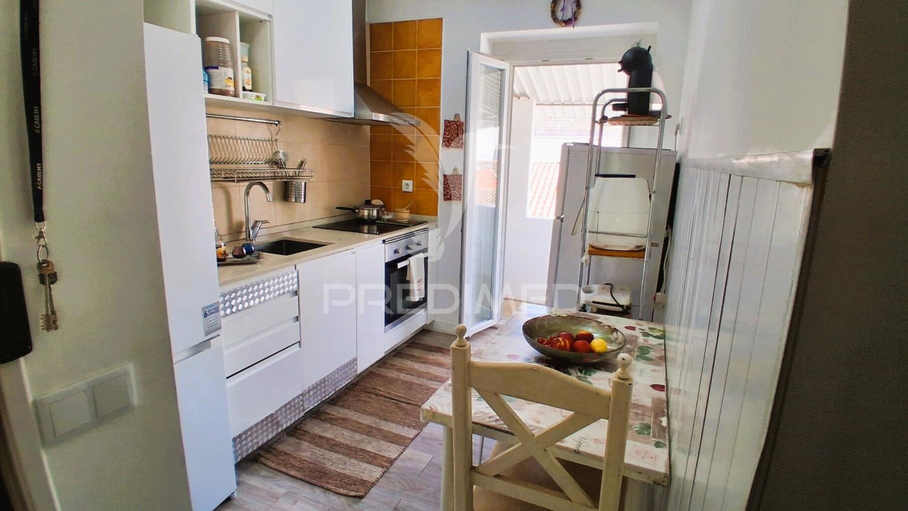 Apartamento t2+1 totalmente remodelado e mobilado, pronto a habitar!