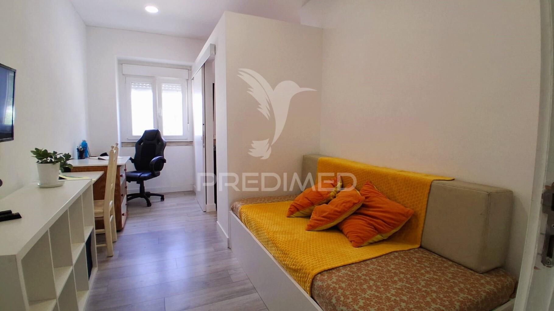 Apartamento t2+1 totalmente remodelado e mobilado, pronto a habitar!