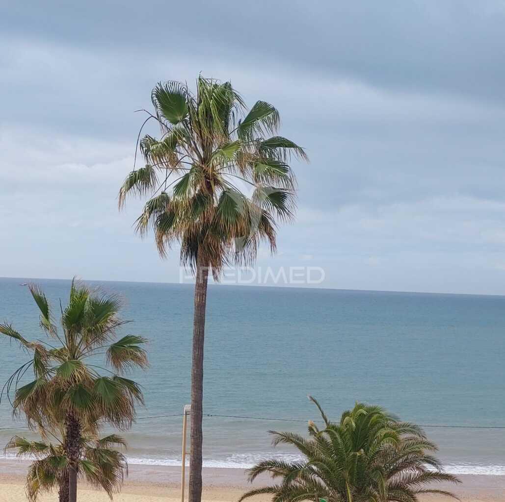 Algarve -apartamento com vista mar em frente à praia de quarteira