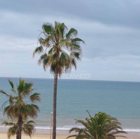 Algarve -apartamento com vista mar em frente à praia de quarteira