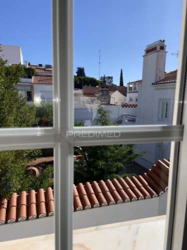 Apartamento t3, com loja no centro de vila viçosa