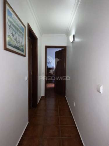 Apartamento t3, com loja no centro de vila viçosa