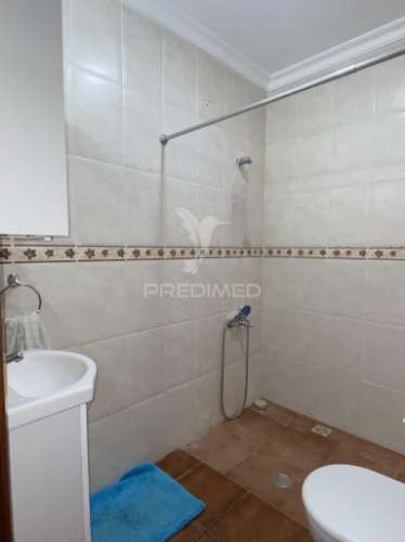 Apartamento t3, com loja no centro de vila viçosa