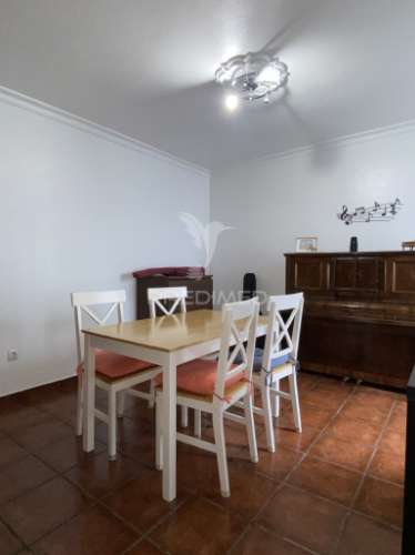 Apartamento t3, com loja no centro de vila viçosa