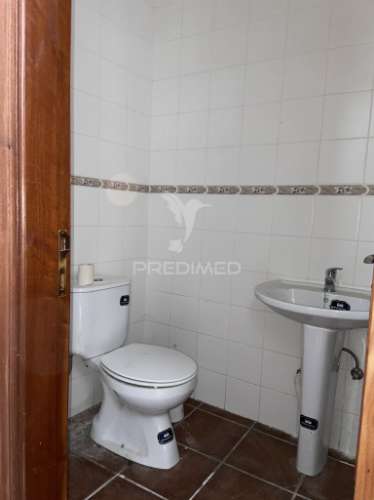 Apartamento t3, com loja no centro de vila viçosa