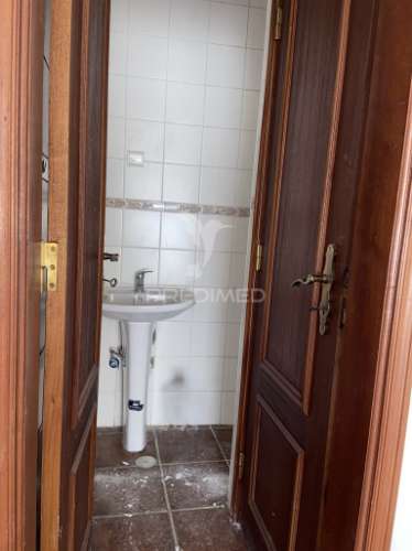 Apartamento t3, com loja no centro de vila viçosa