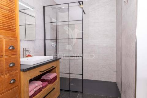 Luxuosa moradia v3 situada num terreno de 2.2 hectares para venda em lagoa, algarve