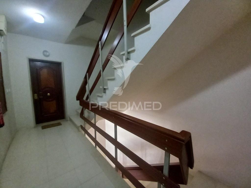 Apartamento t2 remodelado na castanheira do ribatejo