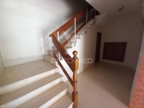 Apartamento t2 remodelado na castanheira do ribatejo