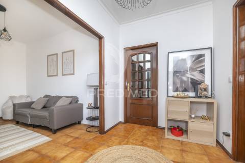 Moradia individual t3 - centro de amares (renovada)