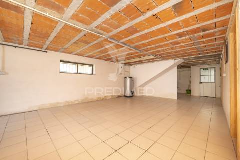 Moradia individual t3 - centro de amares (renovada)