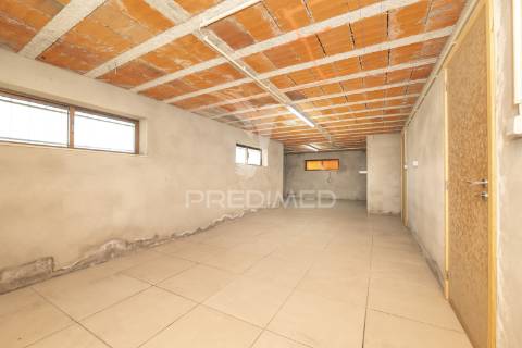 Moradia individual t3 - centro de amares (renovada)