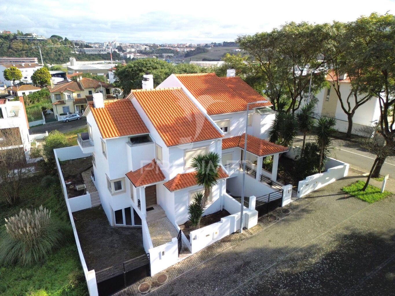 Moradia t4 nos parceiros