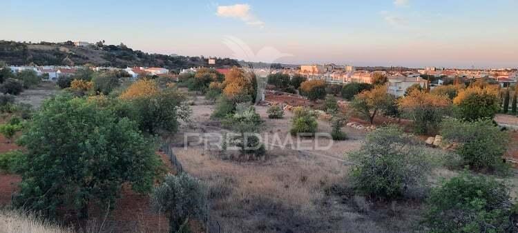 Terreno urbano em ferreira - albufeira