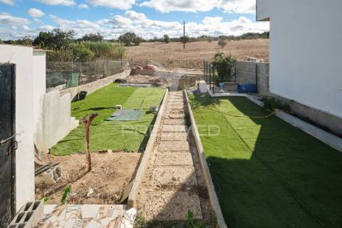 Moradia t4+sótão aproveitado, garagem e quintal