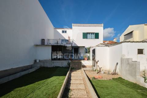 Moradia t4+sótão aproveitado, garagem e quintal