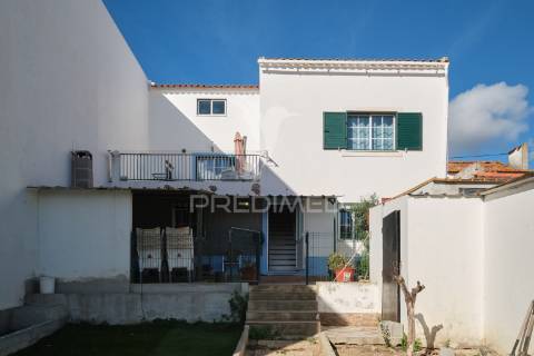 Moradia t4+sótão aproveitado, garagem e quintal