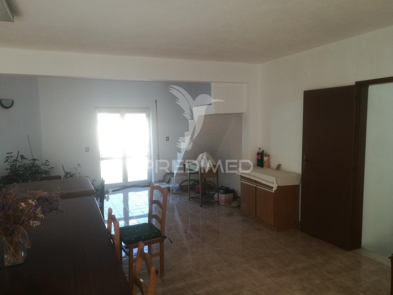 Quinta com casa e terrenos