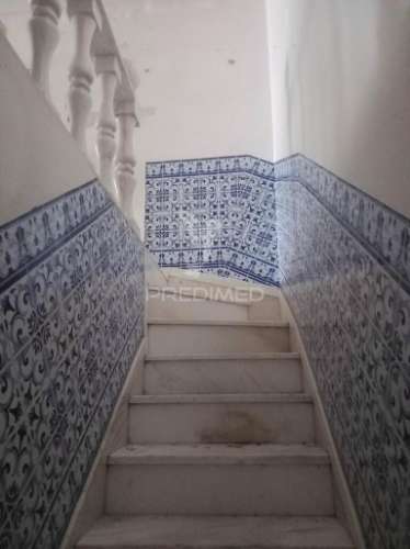 Loja para comércio/serviços em plena baixa de redondo