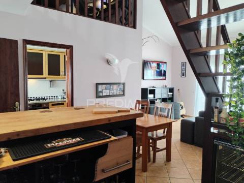 Apartamento t3 duplex perto da praia