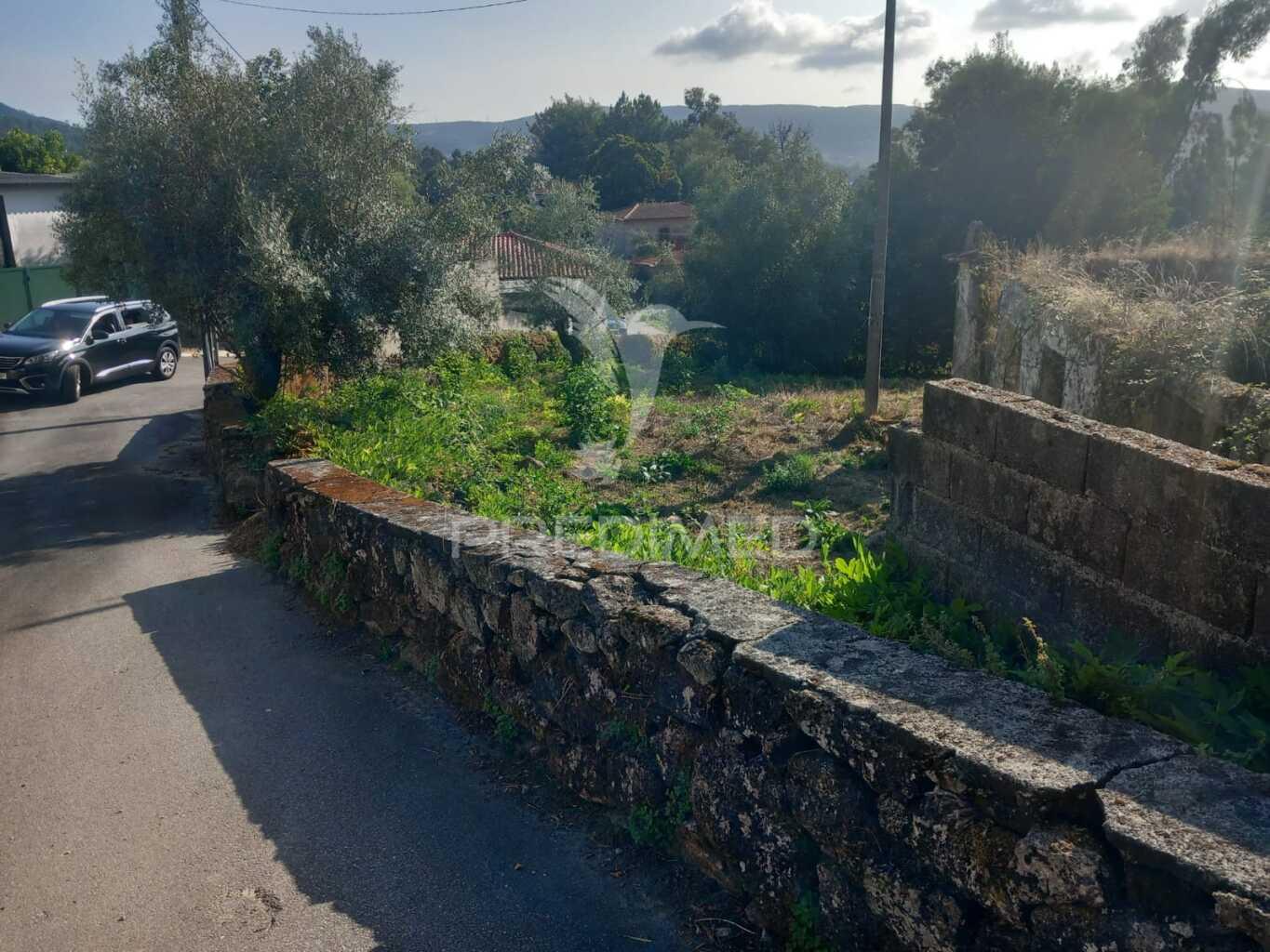 Ruina com excelente terreno