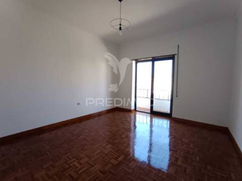 Apartamento t2+1 pinhal novo