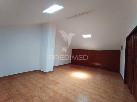 Apartamento t2+1 pinhal novo