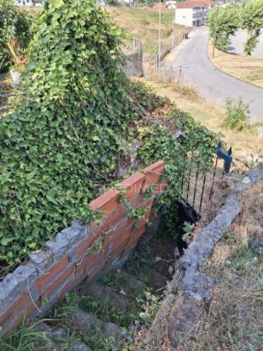 Casa térrea na zona da lixa, felgueiras, porto