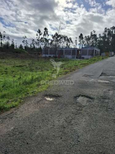 Terreno  para construçao de para moradia de 4 frentes