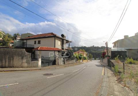 Terreno urbano  na encosta do douro com vista rio