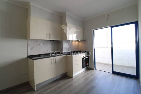 Apartamento t0+1 renovado junto à praia da rocha