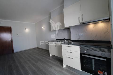 Apartamento t0+1 renovado junto à praia da rocha