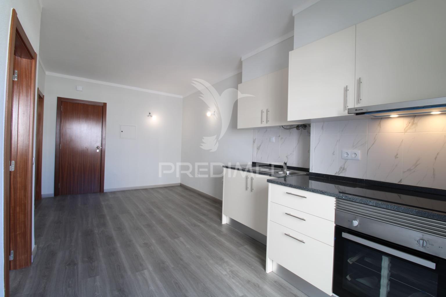 Apartamento t0+1 renovado junto à praia da rocha