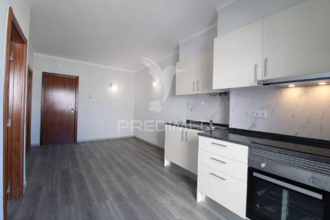 Apartamento t0+1 renovado junto à praia da rocha