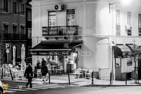 T2 renovado com varanda e vista rio, são vicente, lisboa