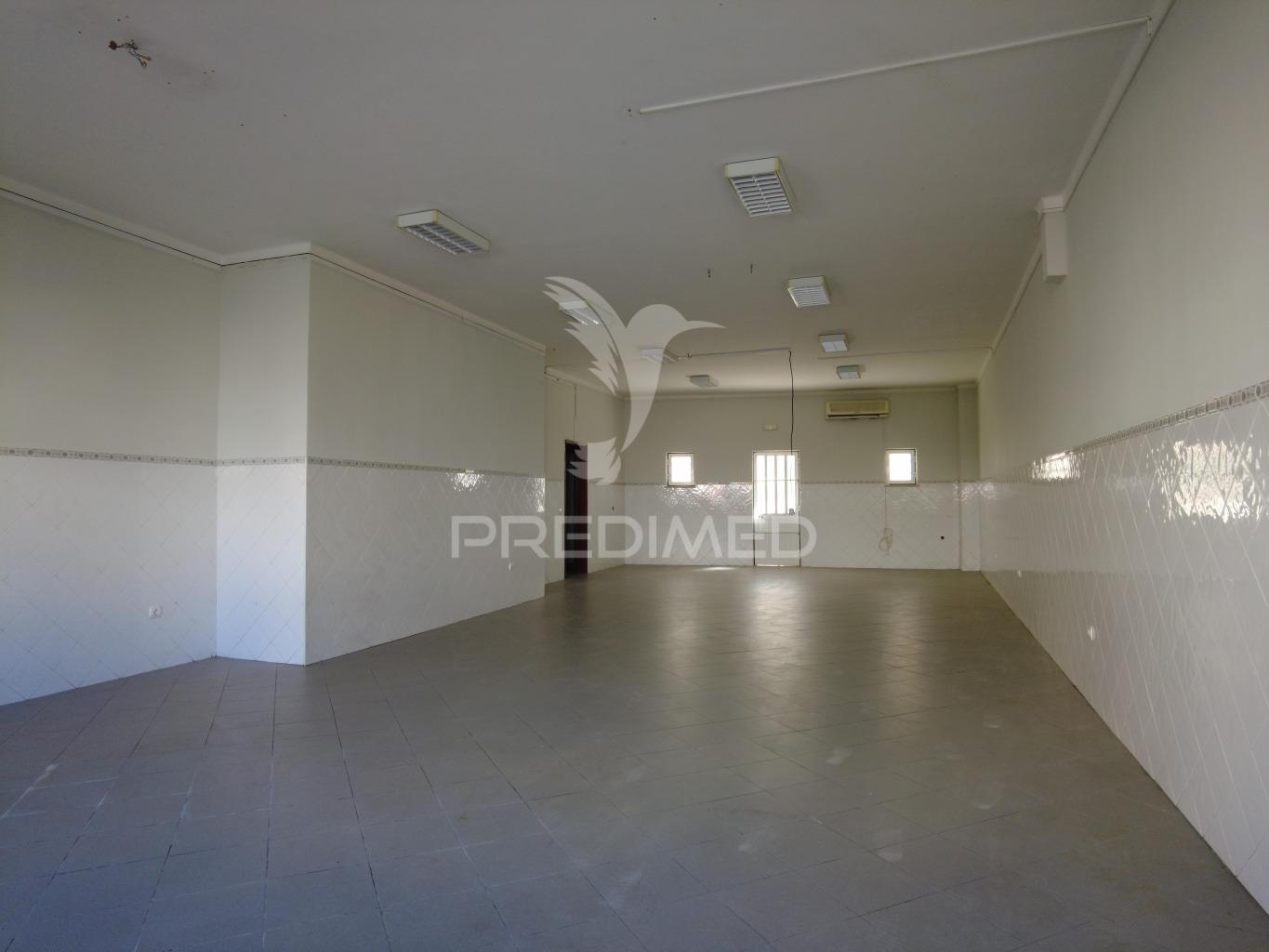 Espaço comercial estratégico em olhão