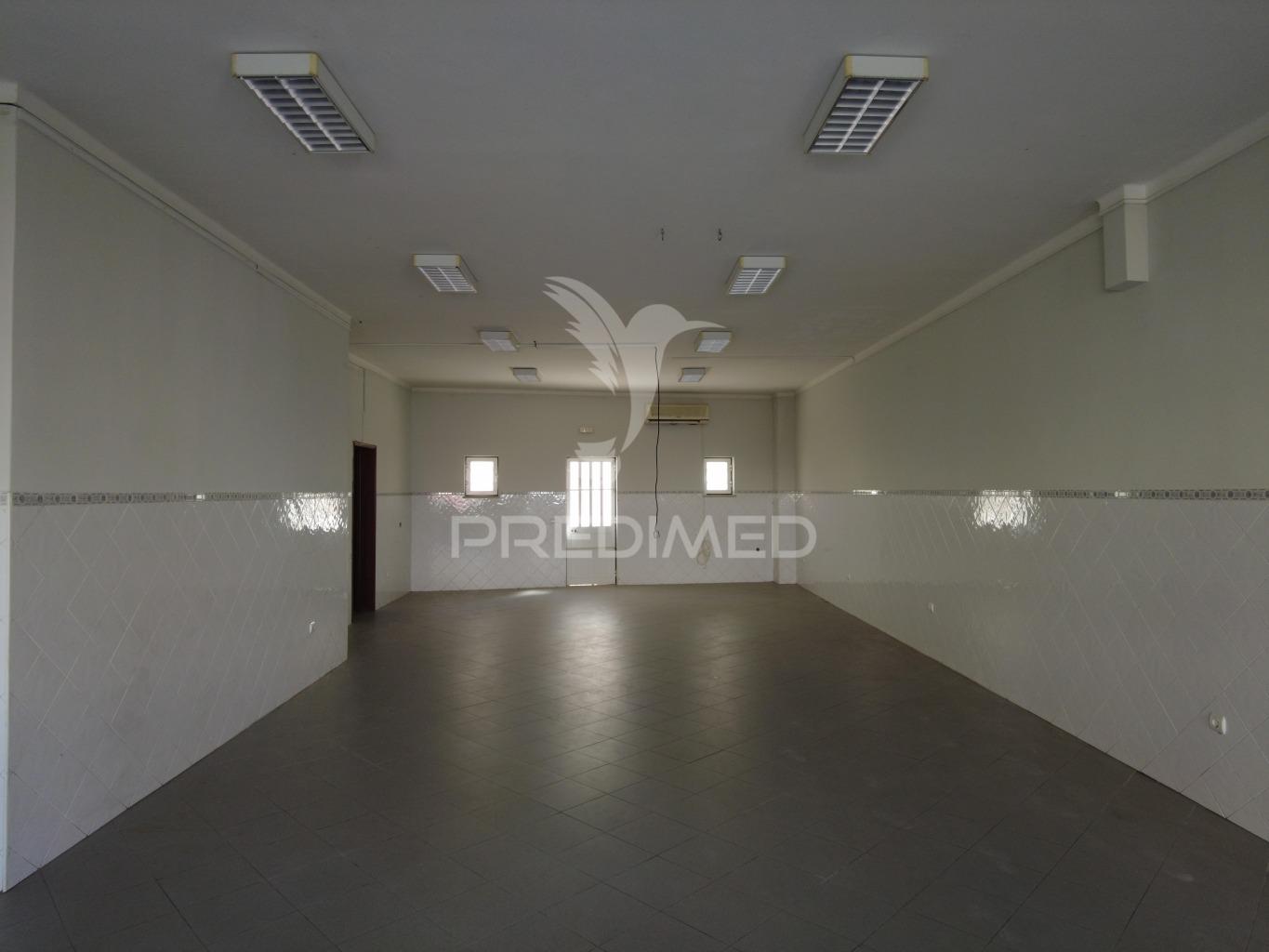 Espaço comercial estratégico em olhão