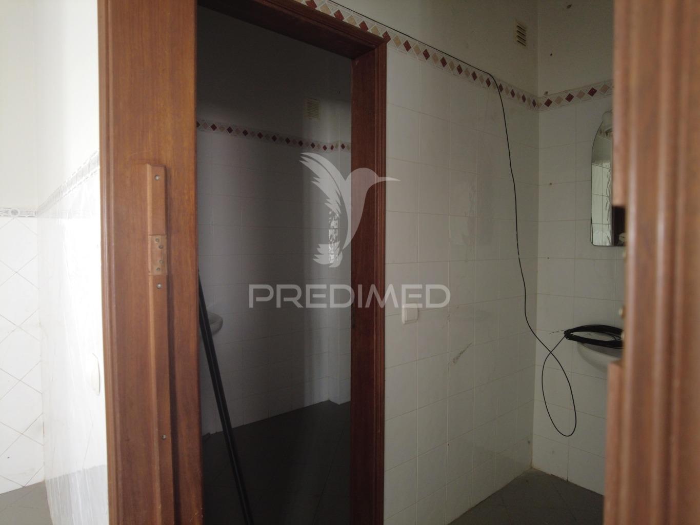 Espaço comercial estratégico em olhão