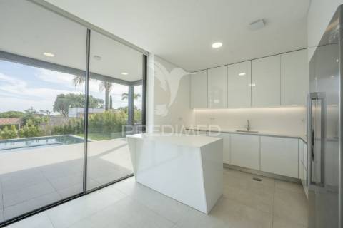 Algarve - moradia contemporânea perto da praia