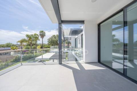 Algarve - moradia contemporânea perto da praia