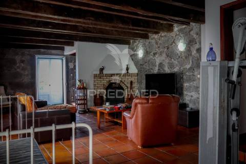 Moradia t3 para venda em santo amaro, concelho das velas