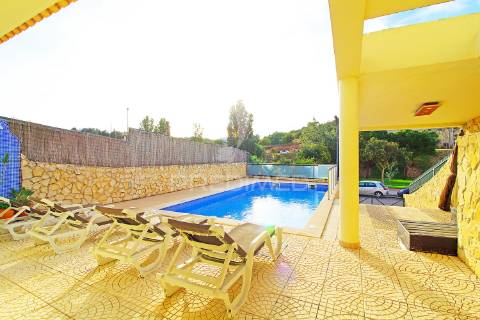 Moradia bem localizada