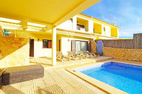 Moradia bem localizada